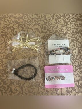 Miscellaneous Lot Of 4 Hair Accessories New Not Used Hair Clip Hair Holder